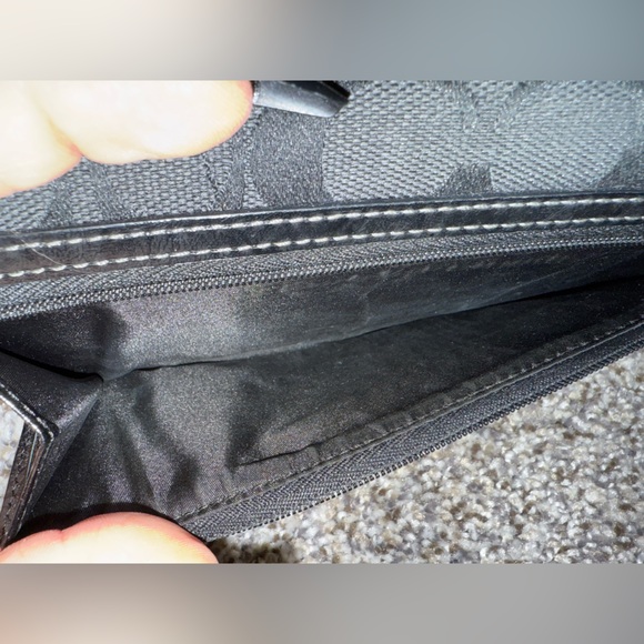 Coach black fold over snap wallet - Picture 7 of 12